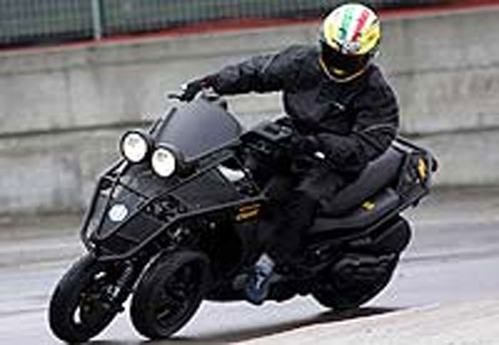 Η Piaggio πατάει στους τρεις τροχούς!