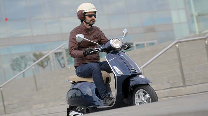 Ενισχύσεις στα κατάλληλα σημεία, βελτιωμένη συμπεριφορά, σύγχρονες τεχνολογίες και μοναδικό design είναι τα στοιχεία που η 946 μπορεί να υπερηφανεύετα