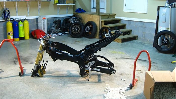 Αυτοσυναρμολογούμενη μοτοσικλέτα!