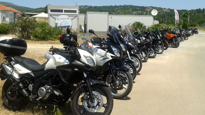 Σεμινάριο με θέμα το ταξίδι με συνεπιβάτη συνδιοργάνωσαν και παρακολούθησαν τα μέλη των VStrom Hellas Club, TDM Hellas και Varadero Club Hellas.