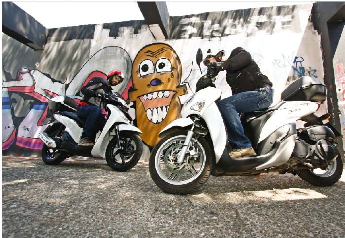 Η ταχύτητα, η ασφάλεια και η ευκολία στην καθημερινή μετακίνηση είναι αυτά που χαρακτηρίζουν και τις δύο προτάσεις των Ιαπώνων κατασκευαστών.