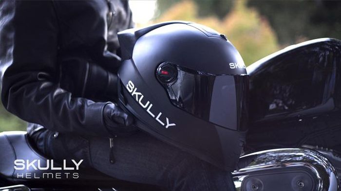 Η Skully Helmets ετοιμάζει το AR-1, ένα κράνος με ενσωματωμένο σύστημα HUD και κάμερα που προσφέρει ορατότητα και στο πίσω μέρος.