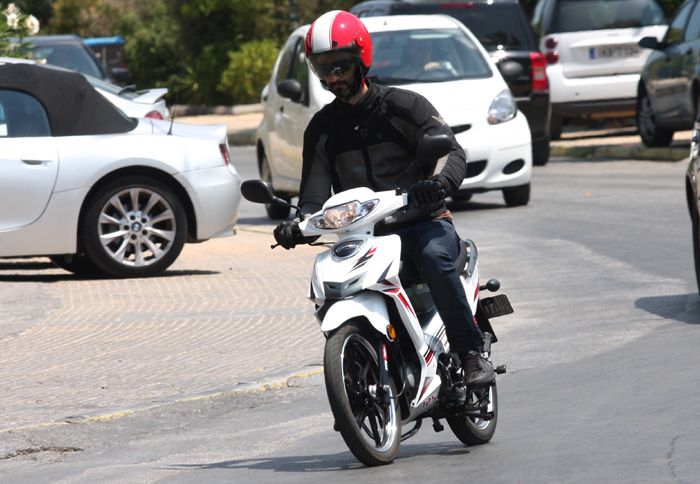 Μπορεί το Sprinter Injection να είναι το πιο σύγχρονο παπί της οικογένειας, όμως οι ταξινομήσεις ευνοούν το καρμπιρατεράτο.