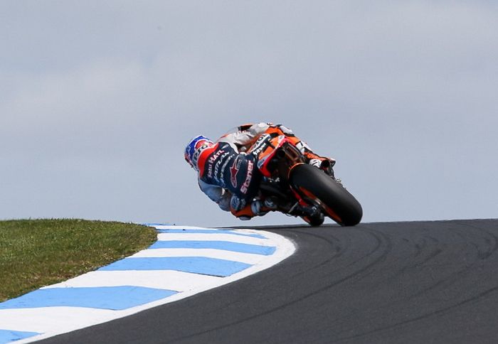 Δεν είναι πουλί, δεν είναι αεροπλάνο, είναι ο άπιαστος, ο ιπτάμενος Casey Stoner στην πίστα του Philip Island.