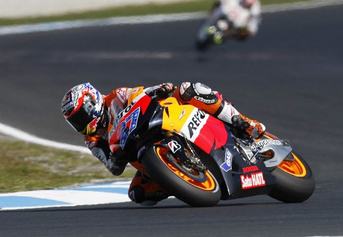 Μόλις από τον πρώτο γύρο, ο αναβάτης της Repsol Honda, κατάφερε να χτίσει μια διαφορά ασφαλείας.