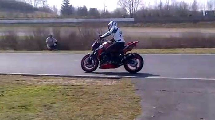 Οι φωτογραφίες που έκαναν το γύρο του διαδικτύου δε δείχνουν ένα πρωτότυπο της Suzuki, αλλά το project ενός Γάλλου ντίλερ. 