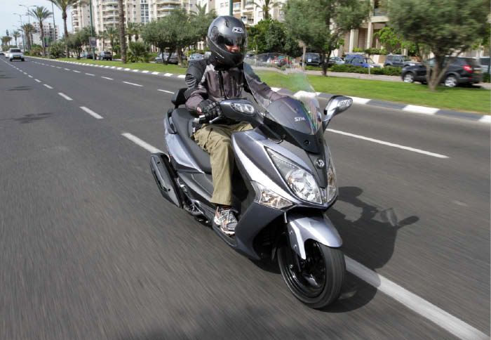 ¶νετο, και ευρύχωρο, θα βολέψει και τα χαμηλά αναστήματα, ενώ το
design του είναι
σύγχρονο και επιθετικό.