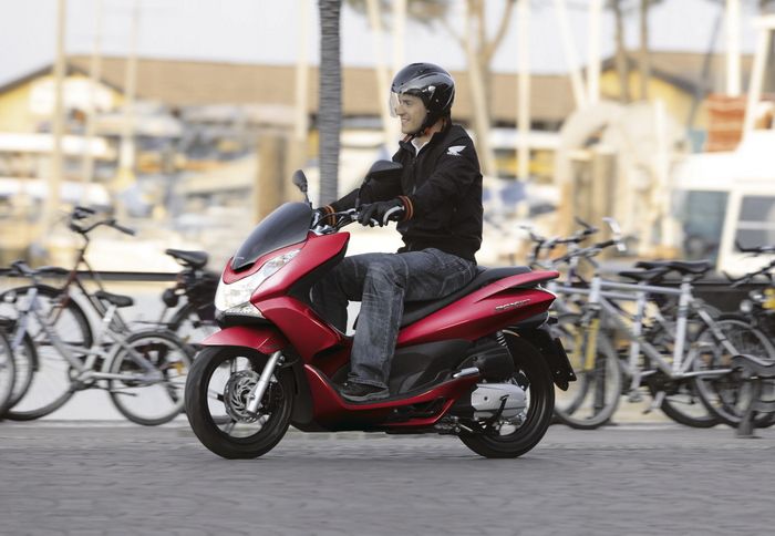 Το Honda PCX 150 με το νέο κινητήρα eSP βρίσκεται στην πρώτη θέση των ταξινομήσεων στα scooter για το Σεπτέμβριο.