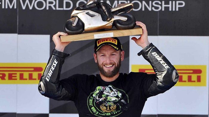 Πράσινος έως το 2016 θα παραμείνει ο Tom Sykes.