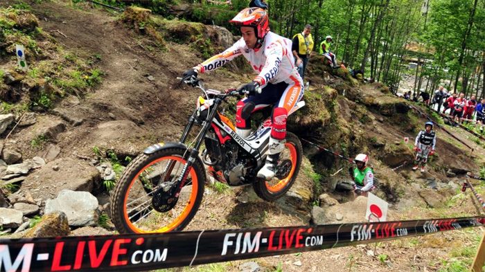 Δεκαπέντε Παγκόσμιοι τίτλοι σε Outdoor και Indoor Trial για τον απίστευτο Toni Bou. Ο Ισπανός θέλει να τους κάνει 16 το επόμενο Σαββατοκύριακο.