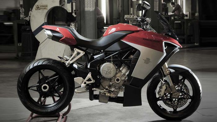 Κοντά στο πρωτότυπο Tricruiser θα είναι ως φιλοσοφία η Turimso Veloce 800 που θα παρουσιαστεί στη φετινή EICMA.