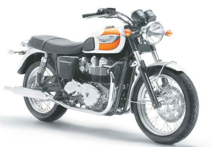 Η Triumph εκπαιδεύει νέους αναβάτες