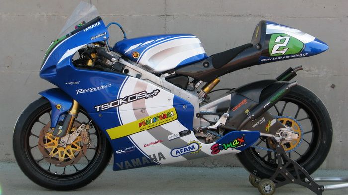 Πολύ όμορφη η νέα εμφάνιση που επιμελήθηκε η Superbmotos.com για την αγωνιστική ομάδα Tsokos Racing.