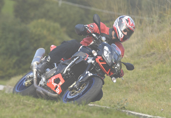 Οδηγήσαμε: Aprilia Tuono R1000
