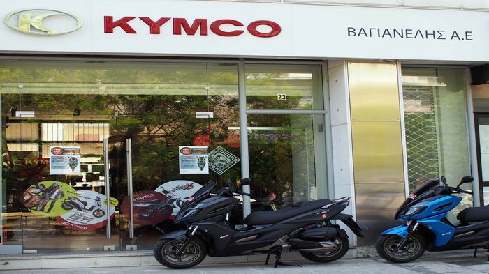 Oι υποψήφιοι πελάτες μπορούν να δουν την ολοκληρωμένη σειρά μοντέλων της Kymco στη Λ. Καλλιρρόης 23.