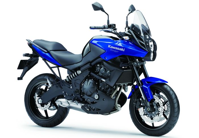 Το Versys 650 θα έρχεται σε αυτό το έντονο μπλε για το 2013.