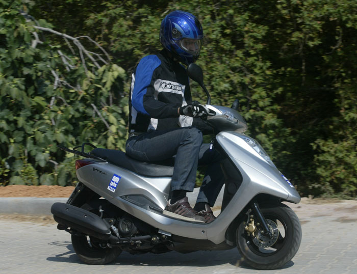 To οικονομικό και πρακτικό scooter της Yamaha