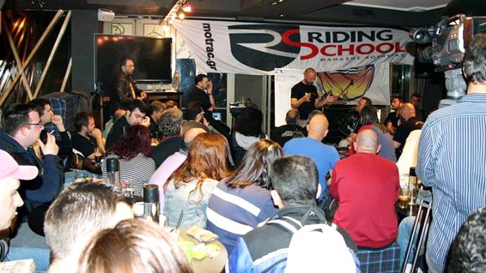 Σεμινάριο ασφαλούς οδήγησης του Riding School με τον Θανάση Χούντρα παρακολούθησε το V-Strom Hellas Club.
