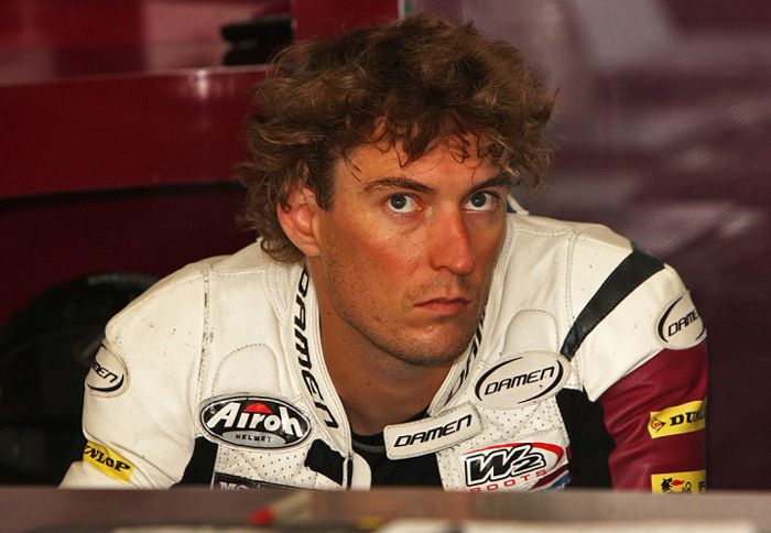 Ποινή αποκλεισμού για τον Anthony West.