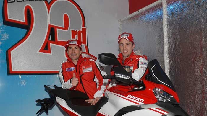 Αποκαλυπτήρια για τη Desmosedici GP13, από τους Hayden και Dovizioso.