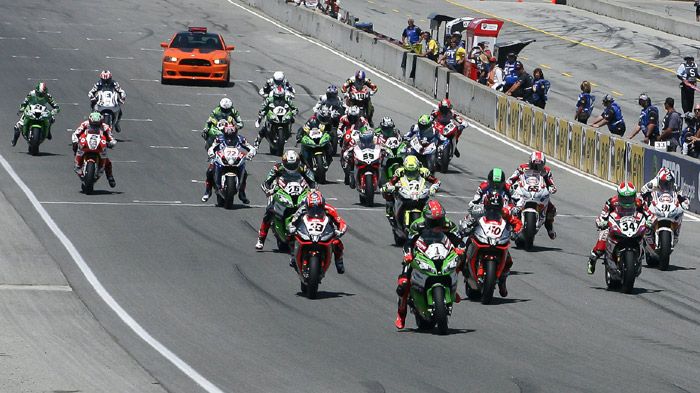 Σύμφωνα με το αρχικό πρόγραμμα που ανακοίνωσε η DORNA, το πρωτάθλημα WSBK 2015 θα ξεκινήσει στις 22 Φεβρουαρίου, στο Phillip Island.