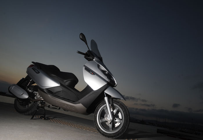 Ευέλικτο και compact όπως πρέπει και σταθερό σαν mega scooter