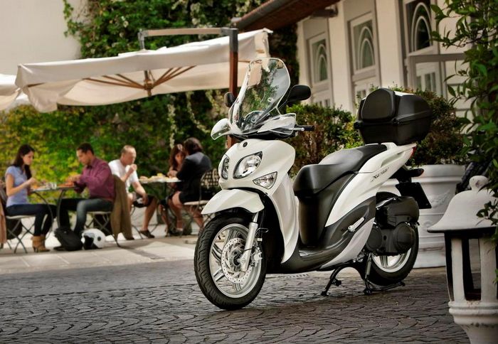 Μετακίνηση και ταυτόχρονη διασκέδαση στην πόλη; Με ένα scooter, γίνεται.