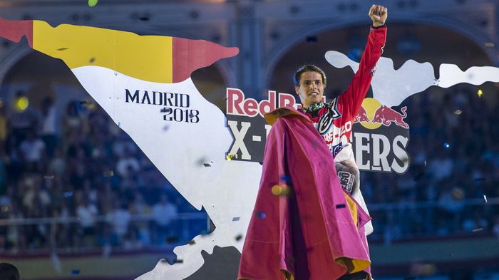 Θυμάστε όταν το Freestyle Motocross ήταν αμερικάνικη υπόθεση; Όχι πια! Ο Γάλλος Tom Pages είναι αλλού, και είναι ο πρωταθλητής Red Bull X-Fighters 201