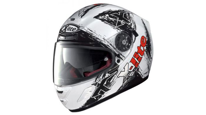 Όμορφο, άνετο και σύγχρονο το X-Lite X-702GT, καλύπτει φυσικά τις ευρωπαϊκές προδιαγραφές ασφαλείας, ενώ κατασκευάζεται από fiber kevlar.