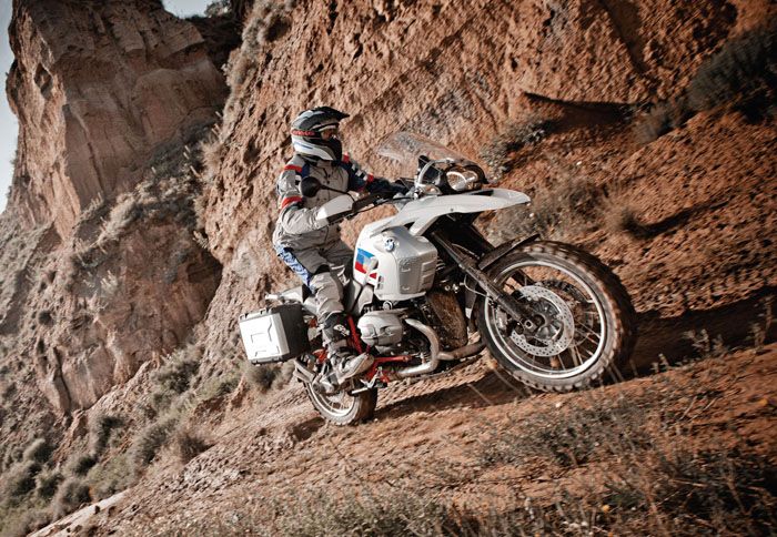 Μερικά On-Off έχουν στο αίμα τους το χώμα, αν και τα περισσότερα έχουν με τον καιρό μετακινηθεί περισσότερο προς την άσφαλτο.
