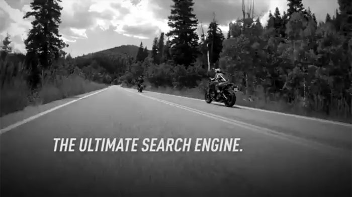 Η Yamaha USA δημιούργησε ένα έξυπνο διαφημιστικό σποτ, για την προώθηση του νέου MT-09, το οποίο πωλείται και στην άλλη πλευρά του Ατλαντικού, ως FZ-0