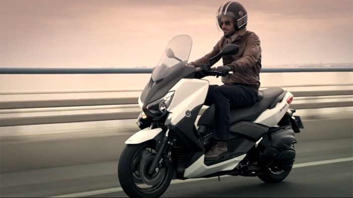 Το νέο Yamaha X-MAX 400 σε δράση