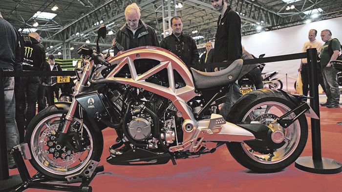 H... βασική έκδoση του Ace, λίγο πάνω από τα 30.000 ευρώ...