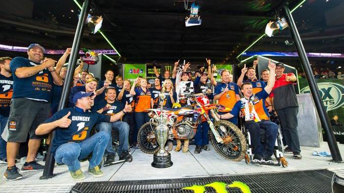 H Red Bull KTM Factory Team πανηγυρίζει για τον πρώτο της τίτλο 450SX.