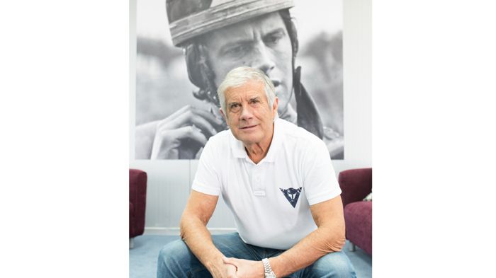O Giacomo Agostini τότε (πίσω) και τώρα (μπροστά)