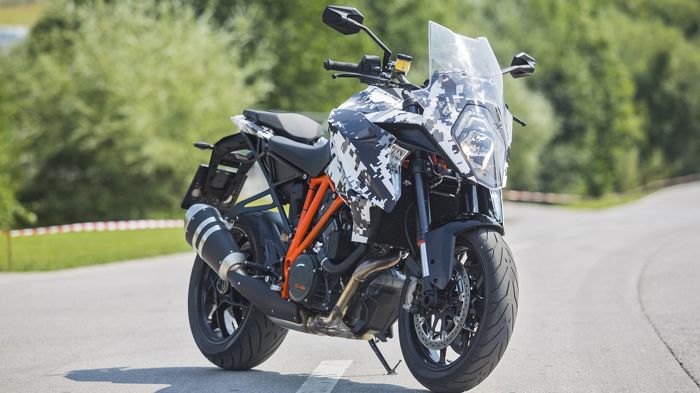Ένα 1290 Super Duke με τον ίδιο αγριεμένο χαρακτήρα και τουριστικές ικανότητες; Φέρτε το!