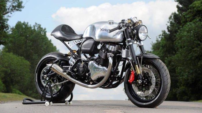 Το Dominator SS είναι το νέο μοντέλο της Norton για το 2015-2016, βασισμένο στον γνωστό κινητήρα 961 κ.εκ. του Commando. Η νέα γενιά δεν είναι ακόμη έ