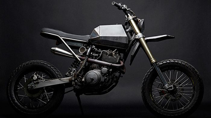 Θα μπορούσε να έχει βγει από ένα Mad Max ή εξίσου εύκολα από το γκαράζ της Lara Croft.