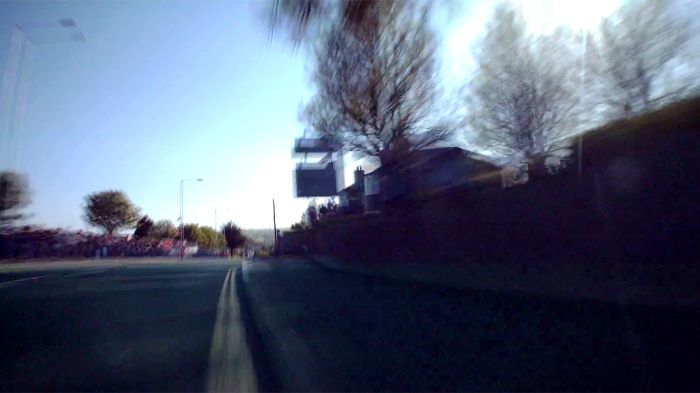 Πώς είναι να καβαλάς πεζοδρόμιο με τόσα χιλιόμετρα στο ΙΟΜΤΤ; Και πώς καταφέρνεις να ξεπεράσεις τη στιγμή και να τερματίσεις 2ος; Απίστευτος Bruce Ans