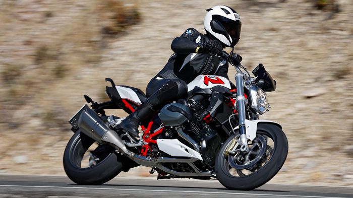 Το νέο R 1200 R αναμένεται να συμβάλλει σημαντικά στις πωλήσεις της BMW Motorrad το 2015, άλλη μια χρόνια από την οποία οι Γερμανοί περιμένουν πολλά.