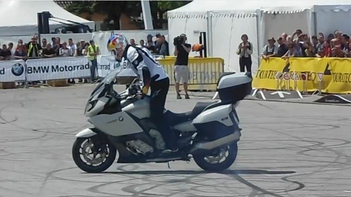 Chris Pfeiffer + K1600GT=Ανεπανάληπτο θέαμα