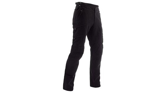 Το Dainese Yamato Evo 2c θα το βρείτε στη Bikers World στα 90 ευρώ από το e-shop του καταστήματος. Περισσότερα στο τηλ. 210 2772422.