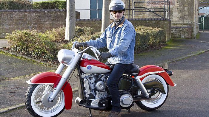 To πρώτο μοντέλο της Full Size Kits είναι ένα ομοίωμα της Harley-Davidson Route 66 - φυσικά σε... full size μέγεθος.