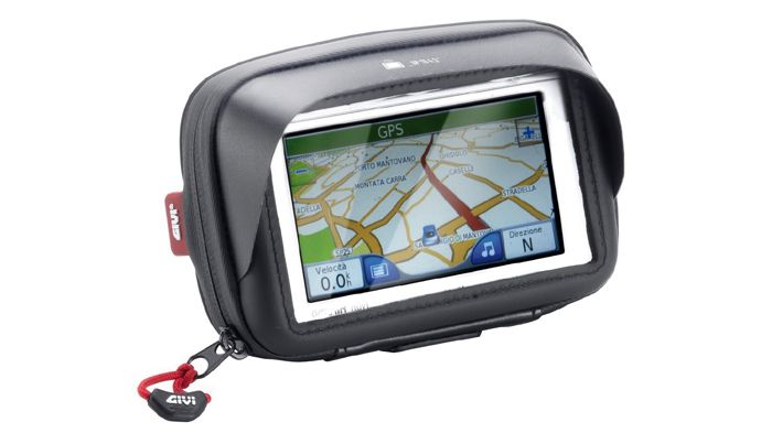 Την θήκη Givi S953 θα τη βρείτε στην τιμή των 38 ευρώ στην POLS. Περισσότερα στο τηλ. 800 111 76 57.