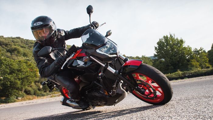 Το γυμνό NC750 ακολούθησε το X και ανανεώθηκε επίσης σε αρκετούς τομείς.