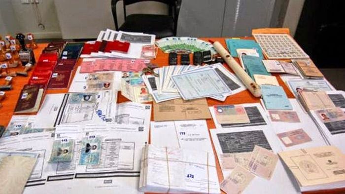 Εκπληκτικά οργανωμένη η εγκληματική οργάνωση που εξέδιδε πλαστά διπλώματα οδήγησης, με επίορκους υπαλλήλους, και ιδιοκτήτες σχολών.