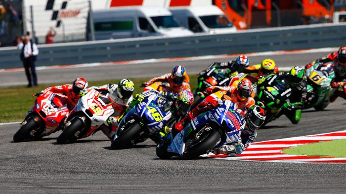 Οι Smith και Crutchlow ήταν οι πρώτοι που ανακοίνωσαν τα νέα τους συμβόλαια. Περισσότεροι αναβάτες αναμένονται αυτό το Σαββατοκύριακο.