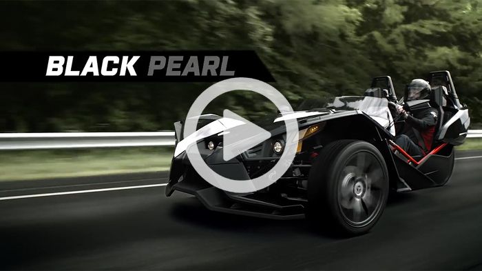 Ιδού το Black Pearl. Μαύρο χρώμα με κόκκινες λεπτομέρειες, τρελή Media Console, premium ζάντες, και LED φώτα στο εσωτερικό του. 