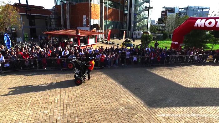 Δείτε τις επιδείξεις trial και ακροβατικών του Scooter Moto Festival 2015 από ψηλά!