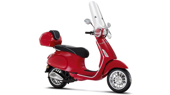 Πώς σας φαίνεται η full accesorized Vespa Sprint; Με τη νέα προσφορά της Piaggio Hellas, με κάθε αγορά Vespa πάρτε μια πλειάδα αξεσουάρ... δώρο!